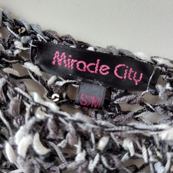 Knitted Sequined Hi-Low Top - Picture 5 of 7